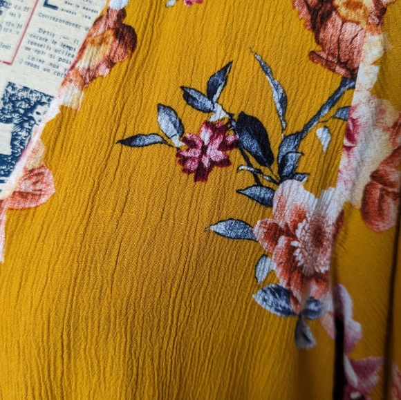 Floral open front top - Picture 3 of 6